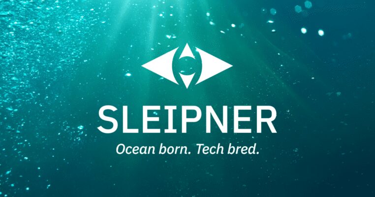 Logo Sleipner bianco su sfondo marino